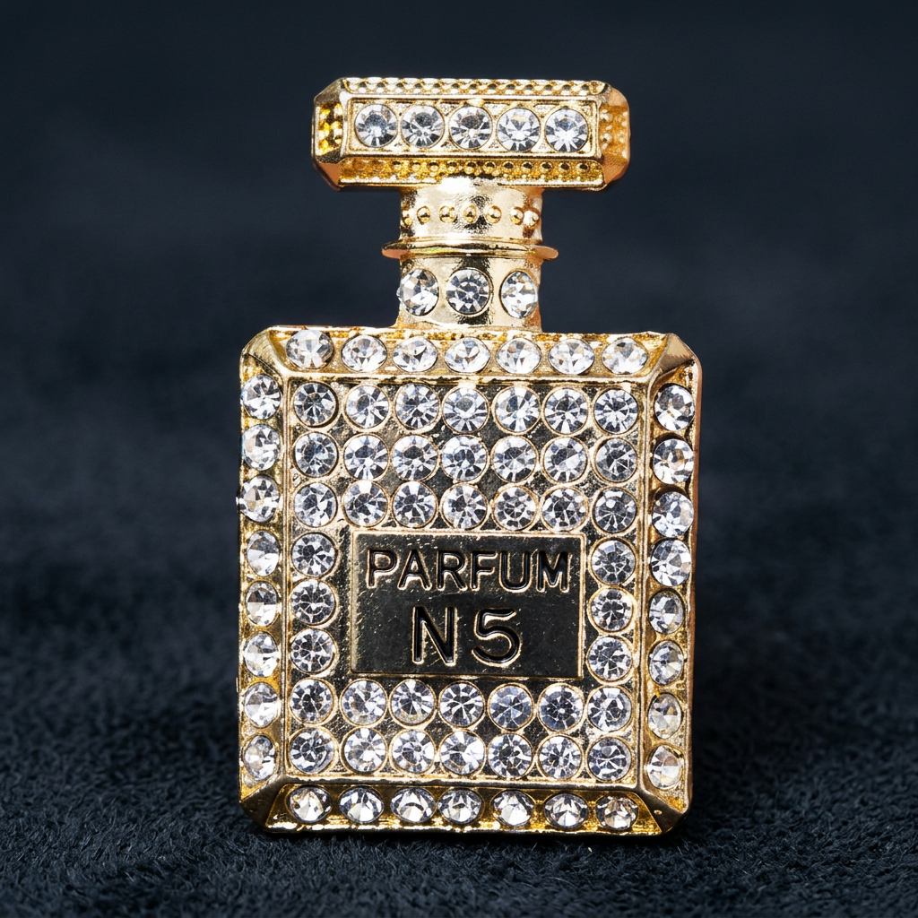 Close-up of the clear stones and PARFUM N5 plaque